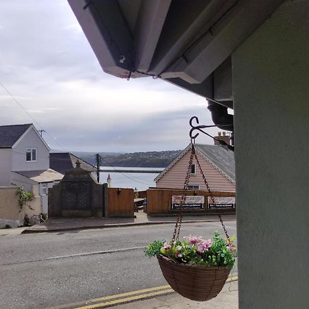 Rose And Crown Hotel & Hope And Anchor Bar Goodwick ภายนอก รูปภาพ